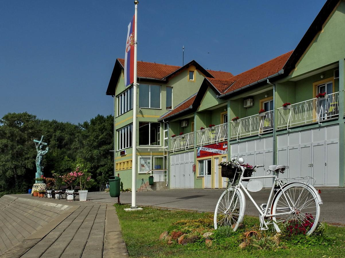Apartments Marina Апатин Екстер'єр фото